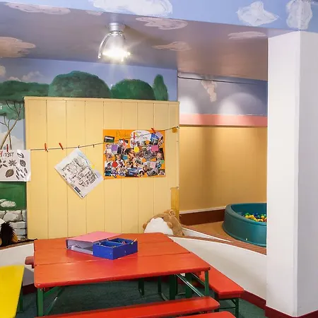 Neue Burg 4* Наудерс