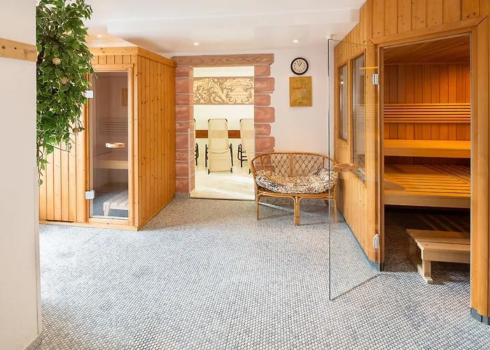 Neue Burg מלון 4*