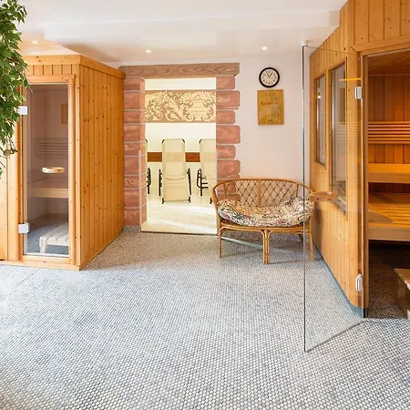 Neue Burg Hotel 4*