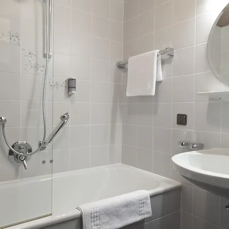 Hotel Neue Burg 4*